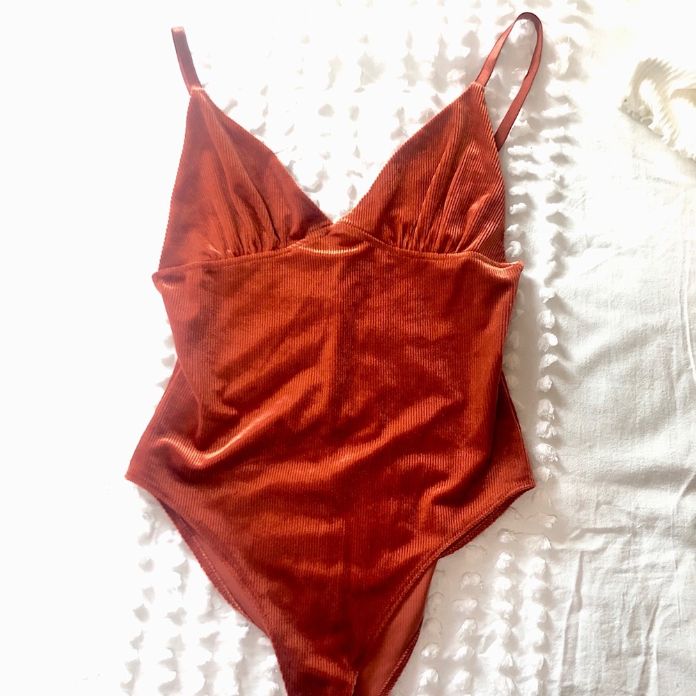 Ribbed rust velvet bodysuit